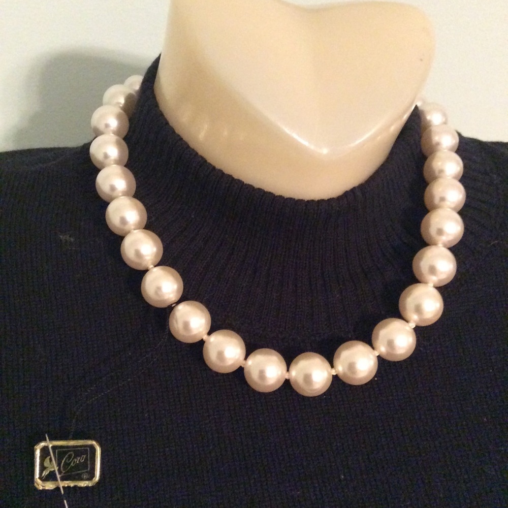 Coro vintage faux pearl necklace